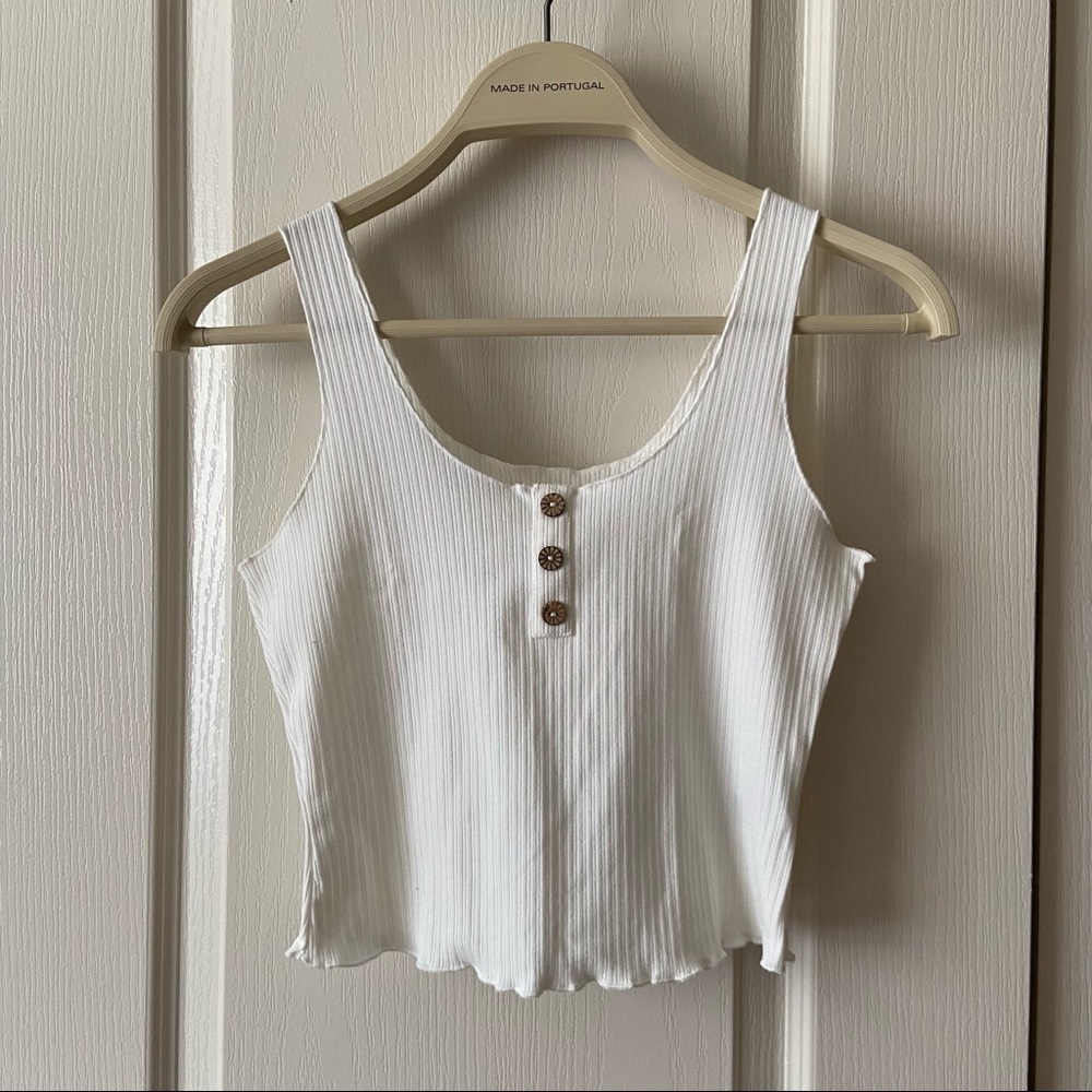 ✨3/$15✨shein button front tank top